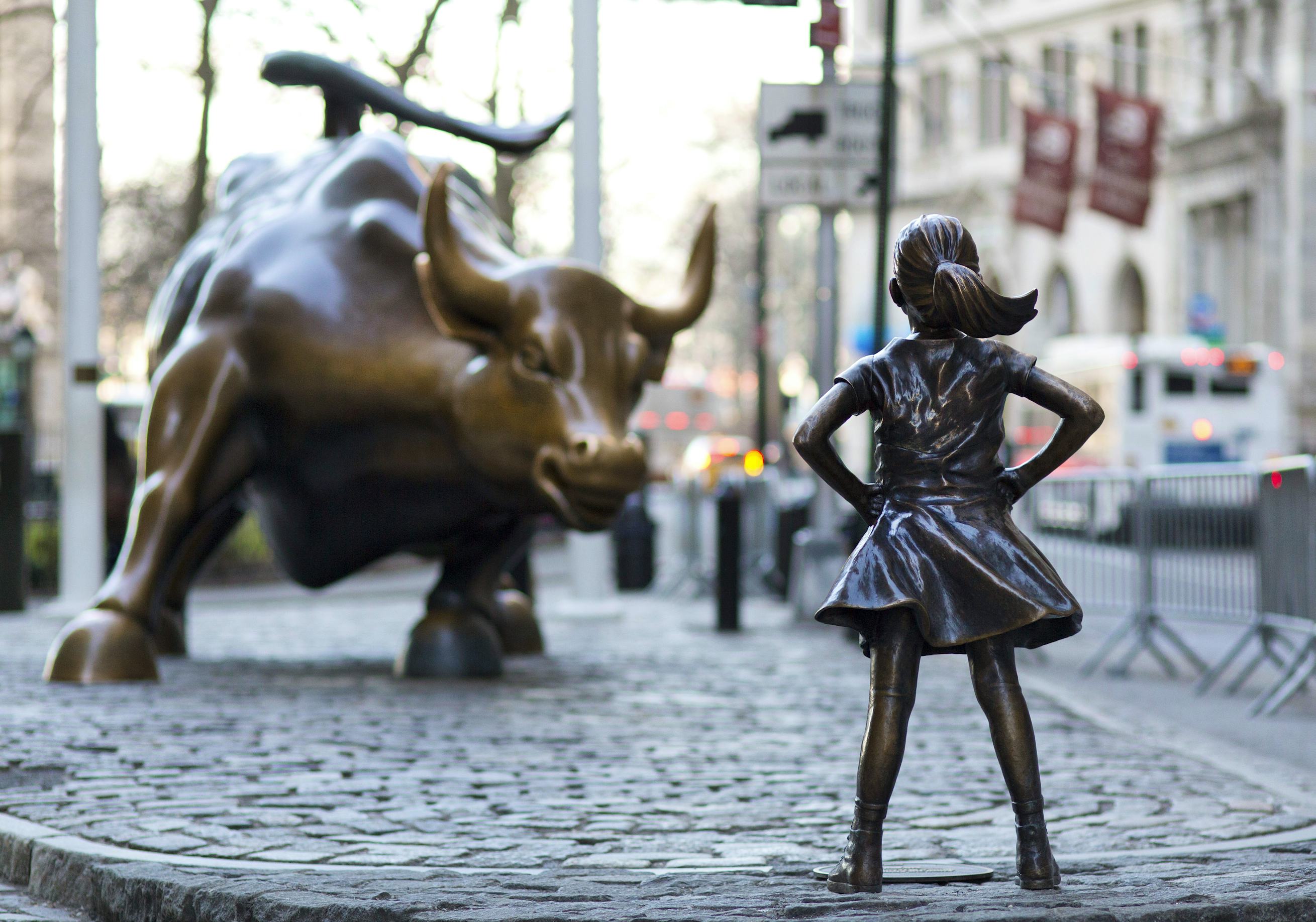 Newsela Wall Street Statue Of Fearless Girl To Remain Opposite Bull 