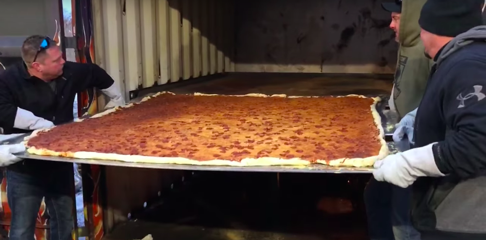 Newsela Michiganders can order the world’s largest pizza delivered