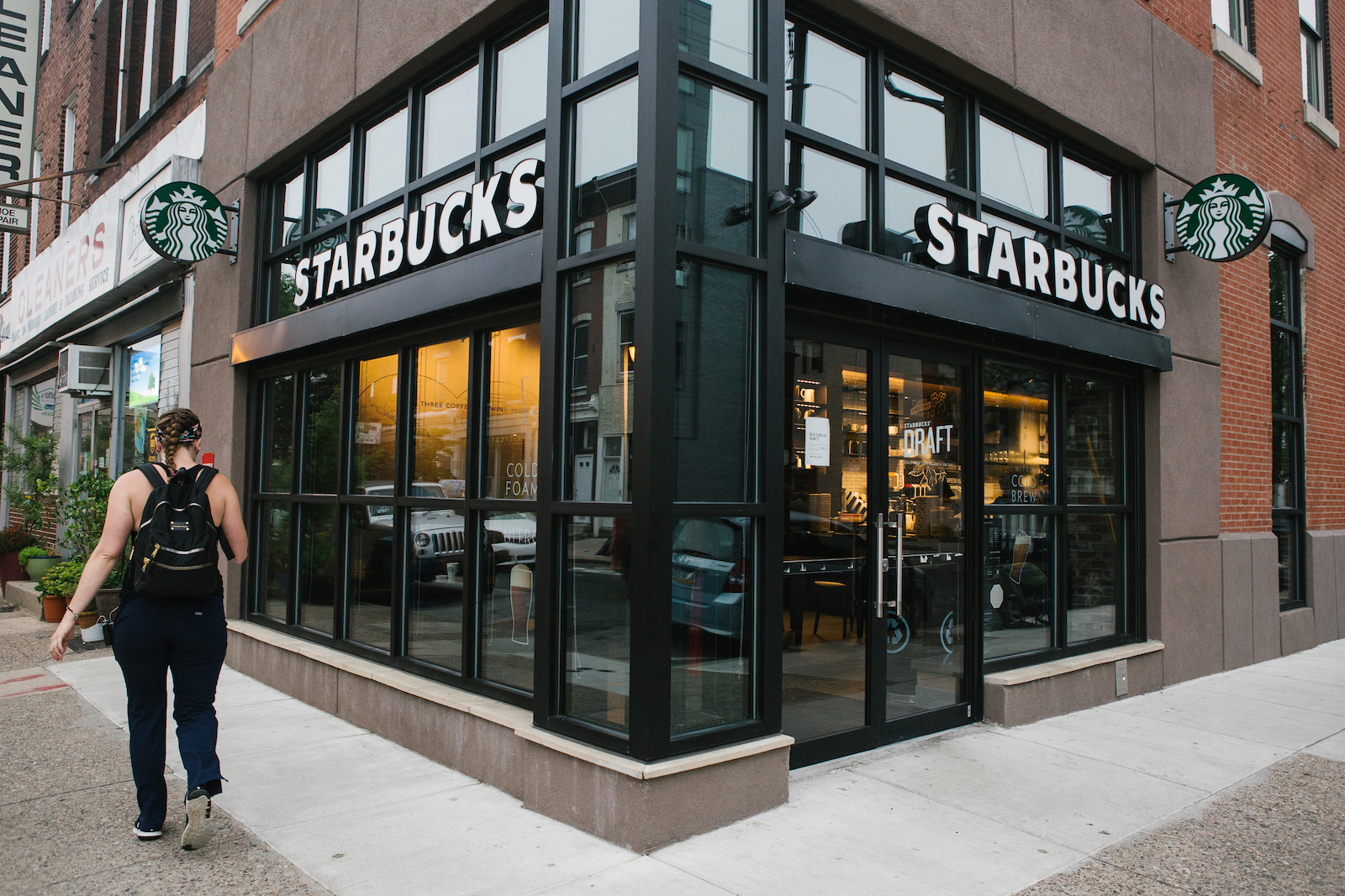 Newsela Starbucks seeks to be more inclusive with new "signing" store