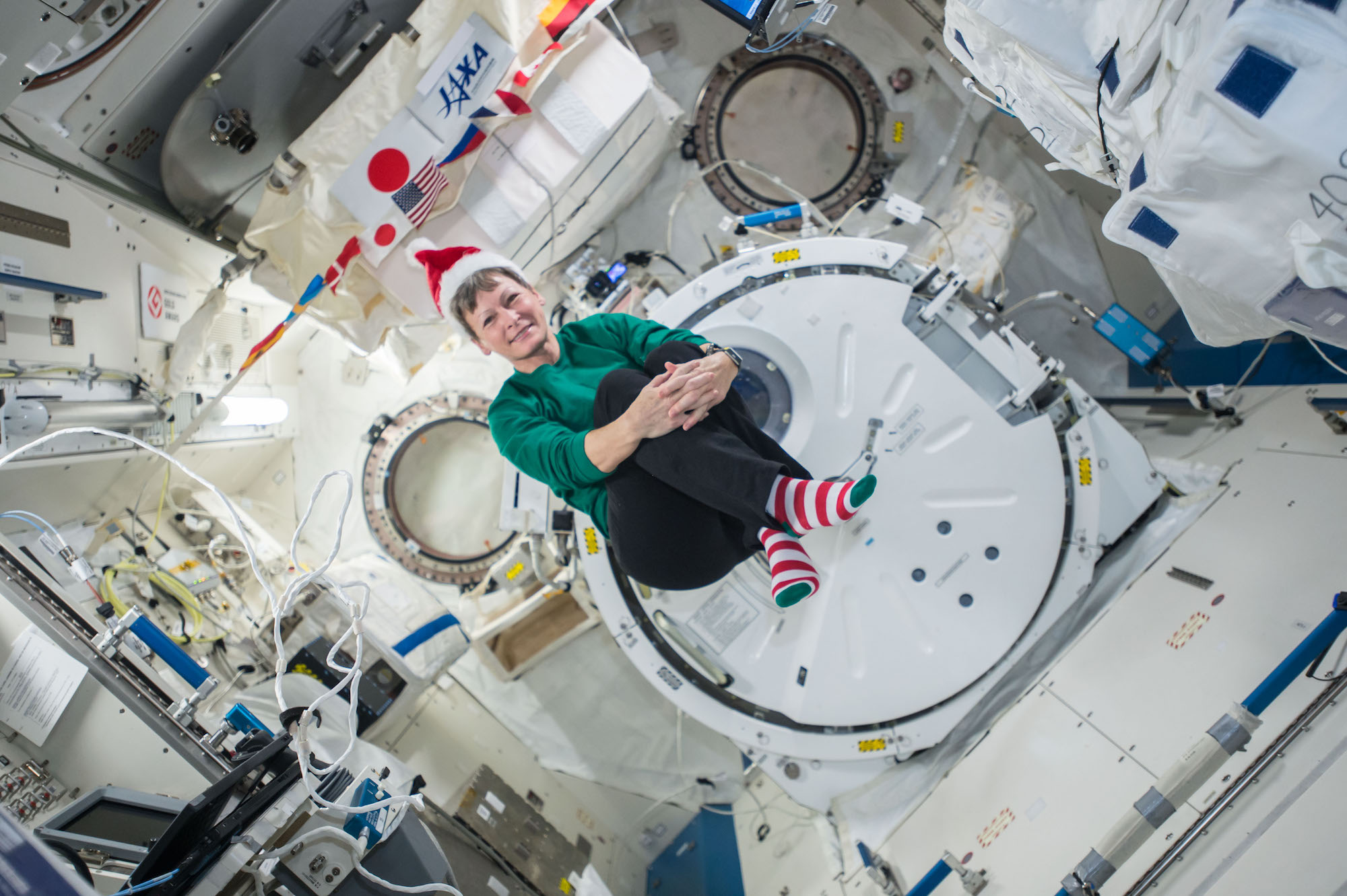 Newsela SpaceX Christmas delivery arrives at space station