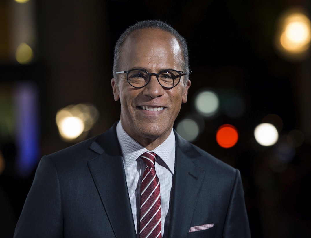 "NBC Nightly News" anchor Holt teaches teens about factchecking