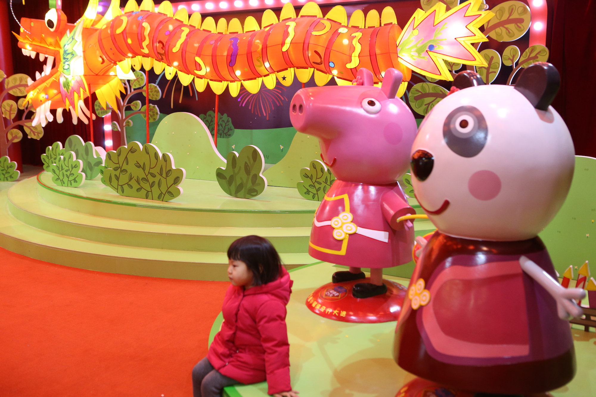 Qing-style Peppa Pig cup goes viral in China 