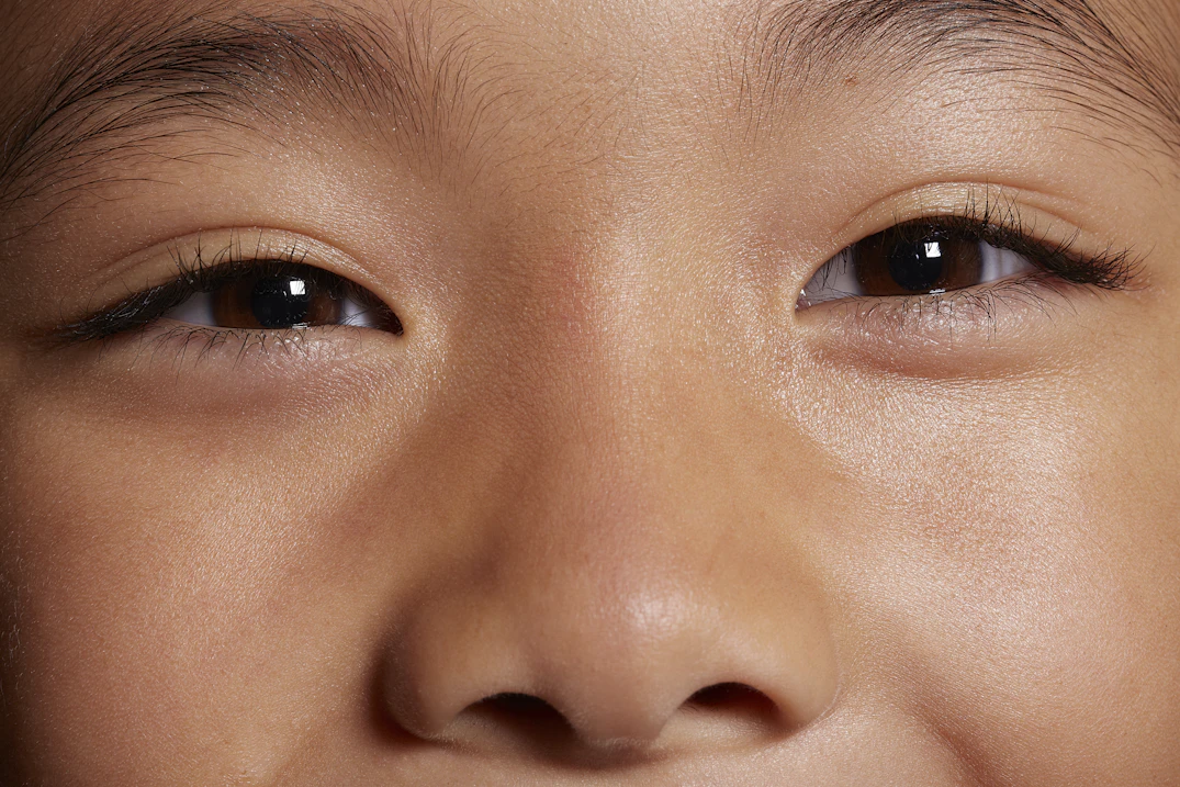 How our eyes make sense of light